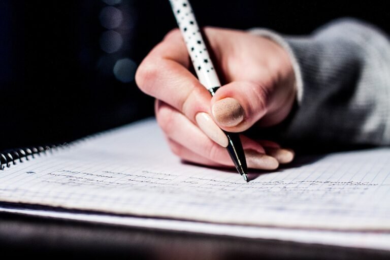 Registro de pensamentos na TCC: como aplicar e modelo